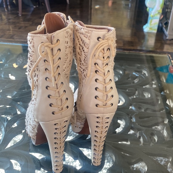 ALAIA stunning Calf Hair Embossed Booties - Picture 4 of 6